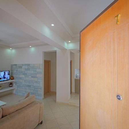 Dana Hotel Apartments Sarandë Exteriör bild
