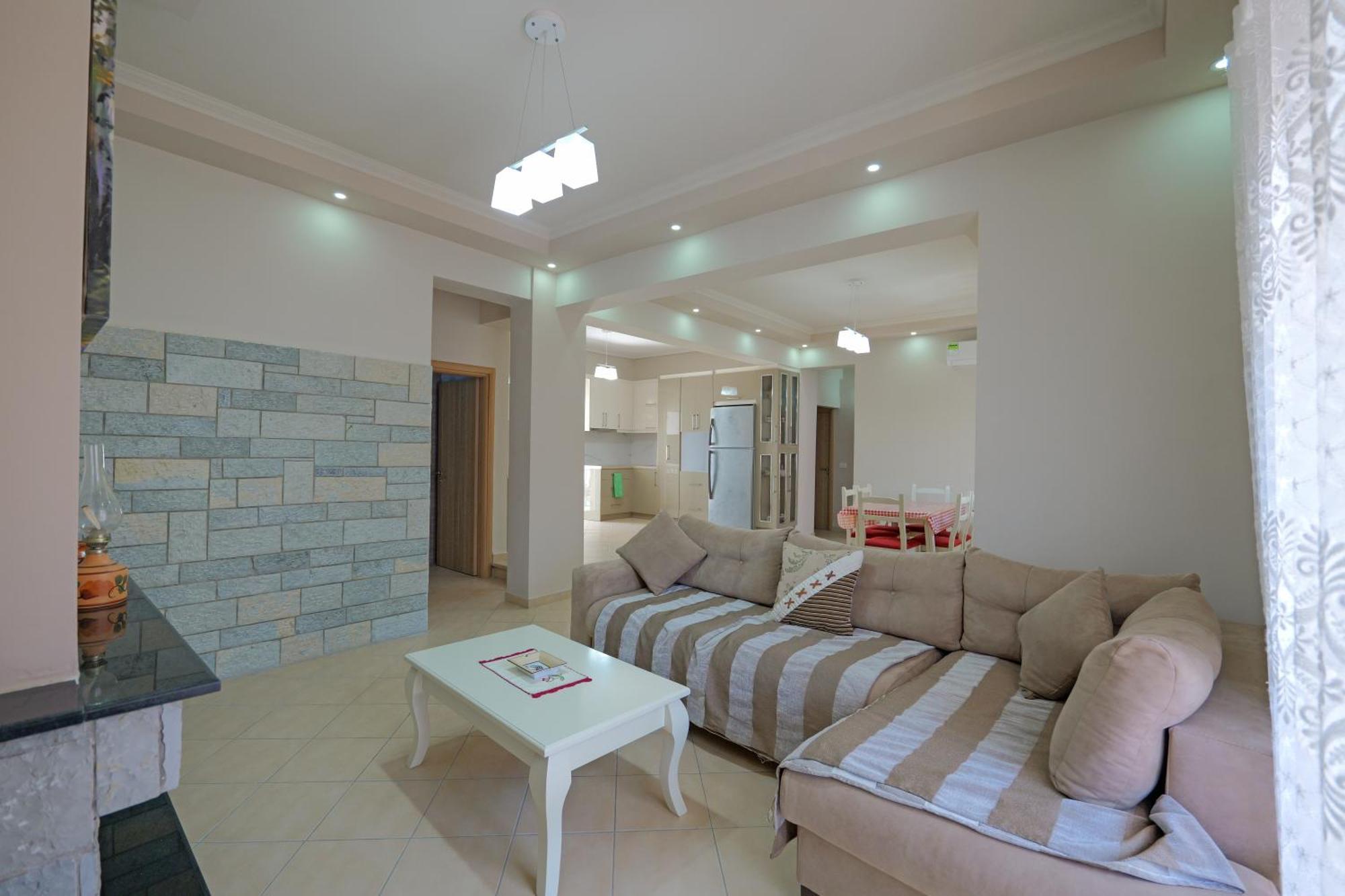 Dana Hotel Apartments Sarandë Exteriör bild