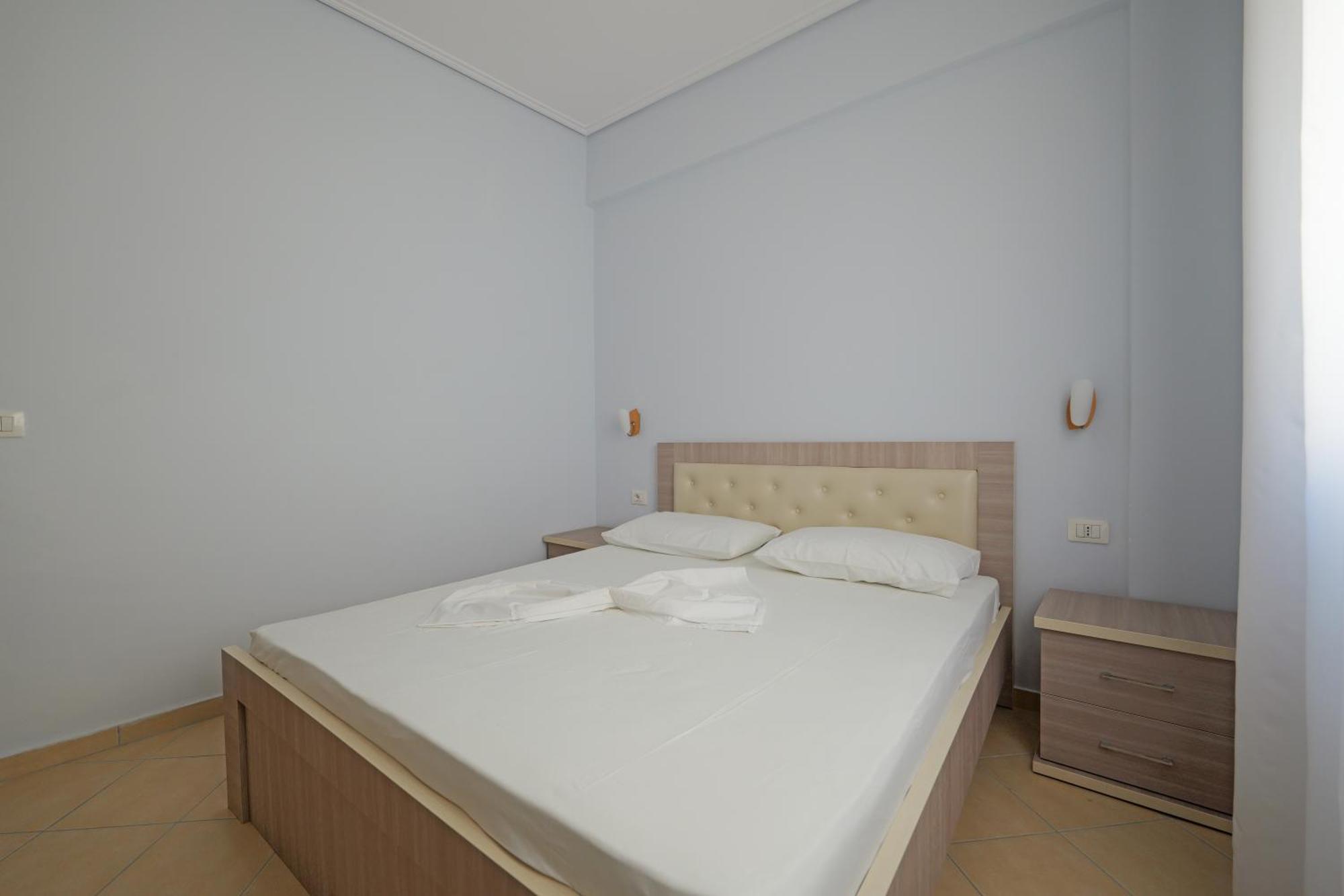 Dana Hotel Apartments Sarandë Exteriör bild