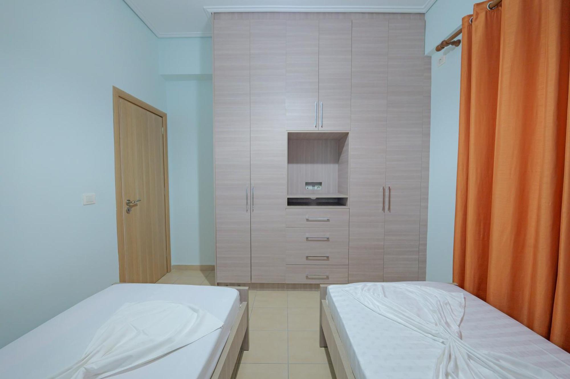 Dana Hotel Apartments Sarandë Exteriör bild