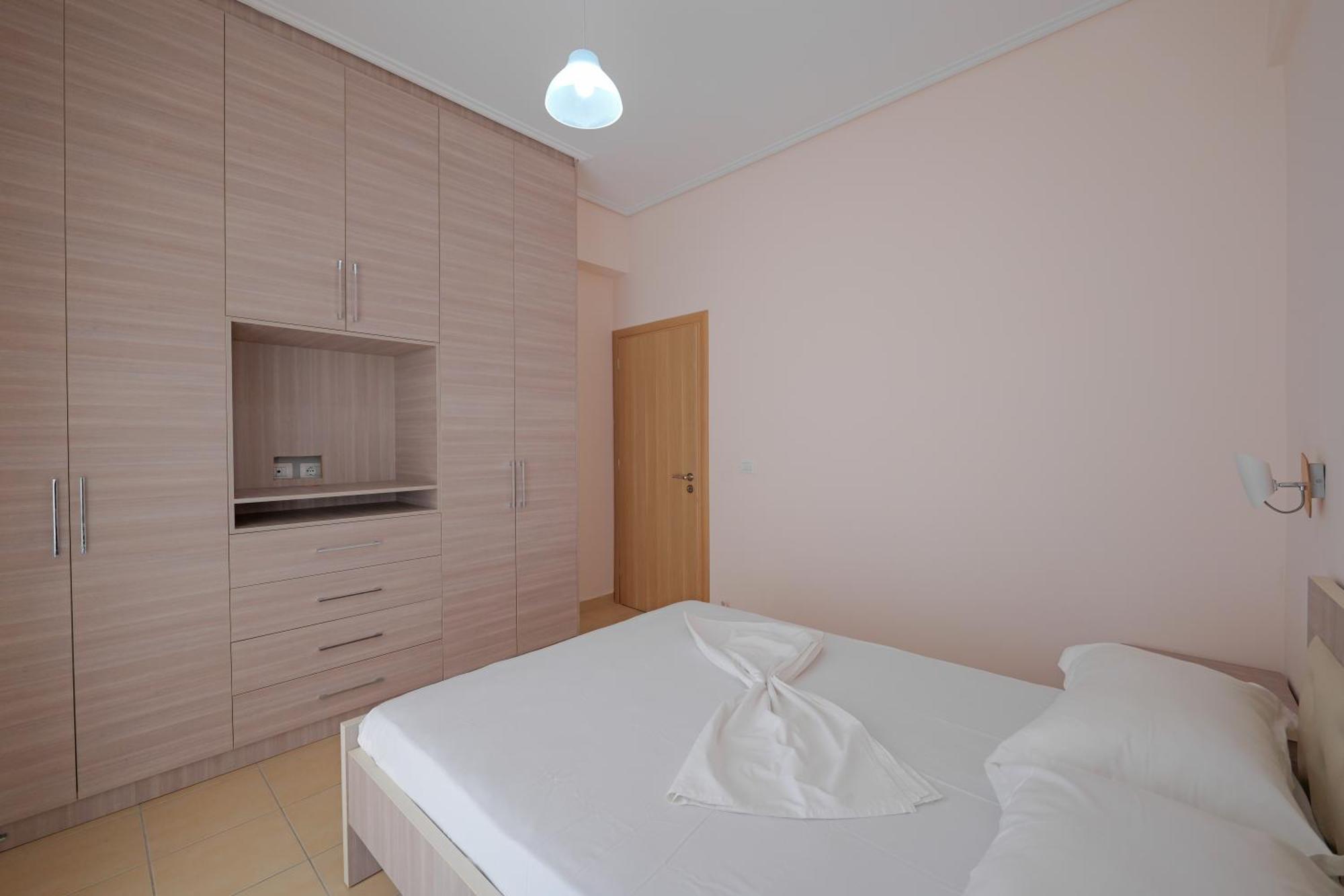 Dana Hotel Apartments Sarandë Exteriör bild